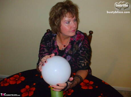 TAC Amateurs invites you to browse their free pics with Busty Bliss xxx gallery 274585