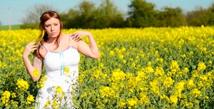 Cosplay Babes pleased to share with you a free photo gallery with Yuffie Yulan in play with pussy scene