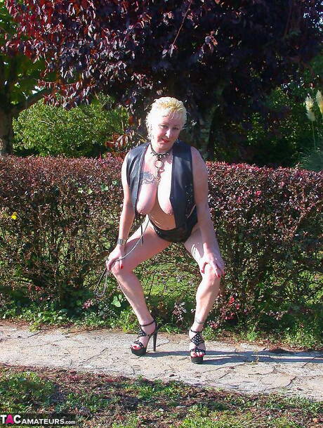 TAC Amateurs invites you to browse their xxx pictures with Mary Bitch xxx gallery 269545