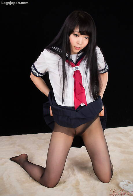 Legs Japan are excited to present you with a xxx picture gallery showcasing Kawagoe Yui in scene with inserting a toy in pussy